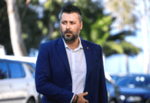 Επίθεση στο γραφείο του Γιάννη Καλλιάνου στην Αργυρούπολη. Έβαλαν εμπρηστικό μηχανισμό που εξερράγη τα ξημερώματα .