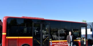 Νέα οχήματα στον Δήμο Μοσχάτου-Ταύρου: Λεωφορείο δημοτικής συγκοινωνίας, απορριμματοφόρο και τρία ημιφορτηγά