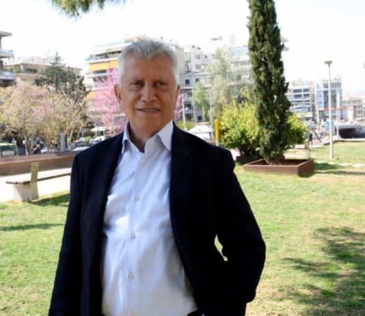 Σχεδιασμός για περιφερειακούς χώρους στάθμευσης στη Νέα Σμύρνη. Συνέντευξη του Δημάρχου Σταύρου Τζουλάκη. Οι 3 μεγάλοι στόχοι.