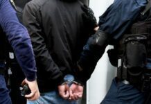 Σκηνές Φαρ Ουέστ στη Καλλιθέα. Συνέλαβαν δραπέτη. Είχε πυροβολήσει αστυνομικούς