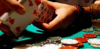 Έφοδος της αστυνομίας σε “μίνι- καζίνο” στη Γλυφάδα. 9 συλλήψεις και δικογραφίρς