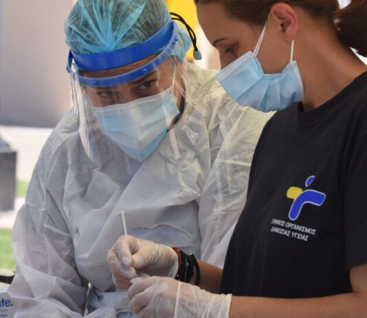 Μόνιμο συνεργείο του ΕΟΔΥ στη Γλυφάδα – Δωρεάν rapid τεστ καθημερινά