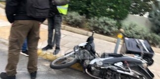 Τραυματίας ντελίβερι μετά από τροχαίο στη Γλυφάδα