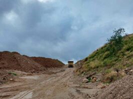 Ασκούνται και ποινικές διώξεις, μετά το μπλόκο του Δημάρχου Μοσχάτου-Ταύρου στα παράνομα μπάζα στη παραλία