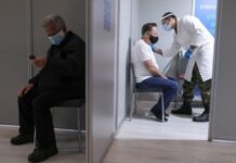 Αναλυτικές οδηγίες για την 3η δόση του εμβολίου από την Εθνική Εκστρατεία Εμβολιασμού.