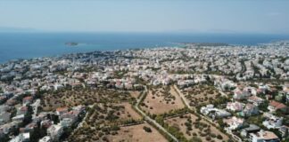 Τρεις προσφυγές στο Συμβούλιο Επικρατείας του Δήμου Βούλας Βάρης Βουλιαγμένης για την προστασία της πράσινης φυσιογνωμίας της πόλης.