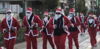 Με Αγιοβασίληδες «πλημμύρισαν» οι δρόμοι του Πειραιά στο 2ο «SANTA RUN PIRAEUS 2021»!