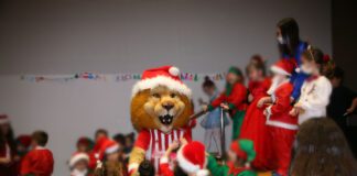 Χριστουγεννιάτικη εκδήλωση με πρωταγωνιστές τα παιδιά των Κέντρων Δημιουργικής Απασχόλησης του Δήμου Πειραιά!