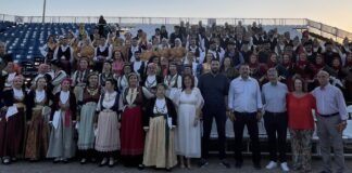 Π.Φάληρο: 1ο Φεστιβάλ Παραδοσιακών Χορών. Π.Φάληρο: 1ο Φεστιβάλ Παραδοσιακών Χορών.