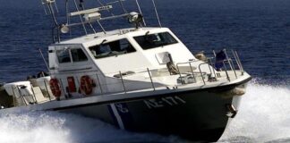 Δύο αγνοούμενοι κολυμβητές στα Λεγραινά