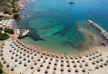 Πώς ξανάγιναν πεντακάθαρες οι παραλίες της Αθηναϊκής Ριβιέρας Πώς ξανάγιναν πεντακάθαρες οι παραλίες της Αθηναϊκής Ριβιέρας