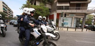 Πως “μακρυχέρης” αλλοδαπός “ξάφριζε” Ι.Χ στη Βούλα – Επεισοδιακή καταδίωξη Πως "μακρυχέρης" αλλοδαπός "ξάφριζε" Ι.Χ στη Βούλα – Επεισοδιακή καταδίωξη