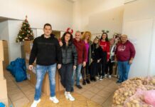 Γλυφάδα: Τραπέζι Χριστουγέννων για 2.000 άτομα Γλυφάδα: Τραπέζι Χριστουγέννων για 2.000 άτομα