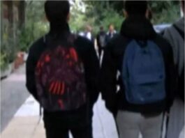 Τι συμβαίνει στη Νέα Σμύρνη – Γιατί γρονθοκοπήθηκε ανήλικος σε κεντρικό σημείο Τι συμβαίνει στη Νέα Σμύρνη – Γιατί γρονθοκοπήθηκε ανήλικος σε κεντρικό σημείο