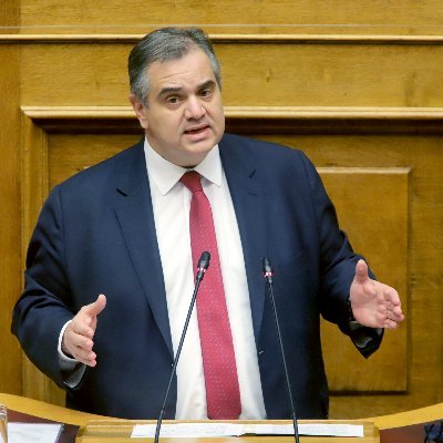 Β. Σπανάκης: Έφερε στη Βουλή το θέμα των αντικειμενικών αξιών στη Γλυφάδα
