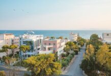 Γιατί διαμαρτύρεται η Γλυφάδα για τις αντικειμενικές αξίες – Πως “απογείωσαν” τις τιμές Γιατί διαμαρτύρεται η Γλυφάδα για τις αντικειμενικές αξίες – Πως "απογείωσαν" τις τιμές