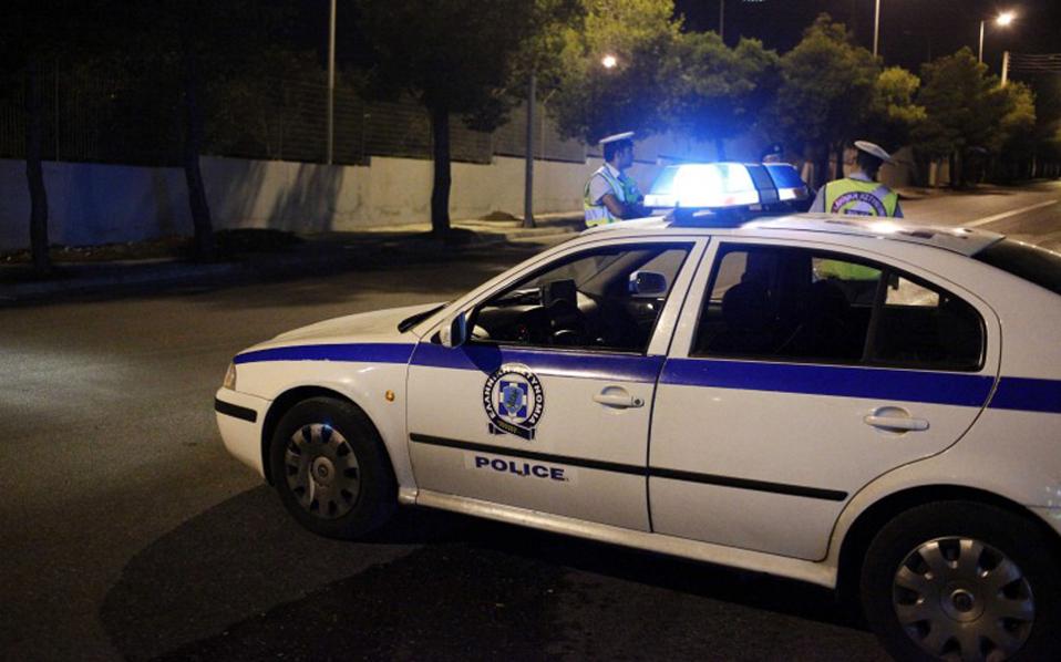 Ξέφυγε η κατάσταση – Σκηνές τρόμου στο Π. Φάληρο για οικογένεια από ένοπλους κουκουλοφόρους