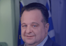 Πρωτοχρονιάτικη πίττα από τον Δήμαρχο Ηλιούπολης