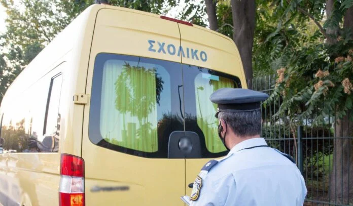 Πως έγινε το τροχαίο με σχολικό λεωφορείο στη Βούλα