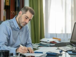 Κλαμπ στη παραλιακή μήνυσε τον Δήμαρχο Αλίμου – Τι λέει ο Α. Κονδύλης Κλαμπ στη παραλιακή μήνυσε τον Δήμαρχο Αλίμου – Τι λέει ο Α. Κονδύλης