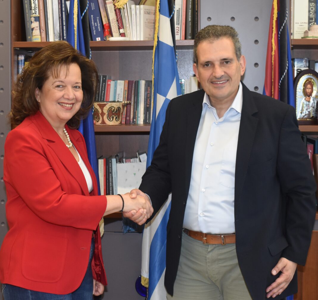 Καλλιθέα: Η Βάσω Μαργαρίτη, υποψήφια Δημοτική Σύμβουλος με τον Δημήτρη Κάρναβο