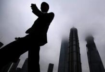 Ποιος είναι ο “σκιώδης τραπεζίτης” που ξέπλενε μαύρο χρήμα – Του πέρασαν χειροπέδες στη Γλυφάδα– Διεθνής κινητοποίηση Ποιος είναι ο "σκιώδης τραπεζίτης που ξέπλενε μαύρο χρήμα – Του πέρασαν χειροπέδες στη Γλυφάδα– Διεθνής κινητοποίηση