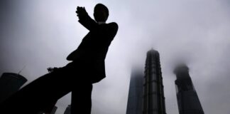 Ποιος είναι ο “σκιώδης τραπεζίτης” που ξέπλενε μαύρο χρήμα – Του πέρασαν χειροπέδες στη Γλυφάδα– Διεθνής κινητοποίηση Ποιος είναι ο "σκιώδης τραπεζίτης που ξέπλενε μαύρο χρήμα – Του πέρασαν χειροπέδες στη Γλυφάδα– Διεθνής κινητοποίηση