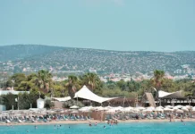 Κίνημα της πετσέτας: Τι συμβαίνει στις παραλίες της Αθηναϊκής Ριβιέρας Κίνημα της πετσέτας: Τι συμβαίνει στις παραλίες της Αθηναϊκής Ριβιέρας