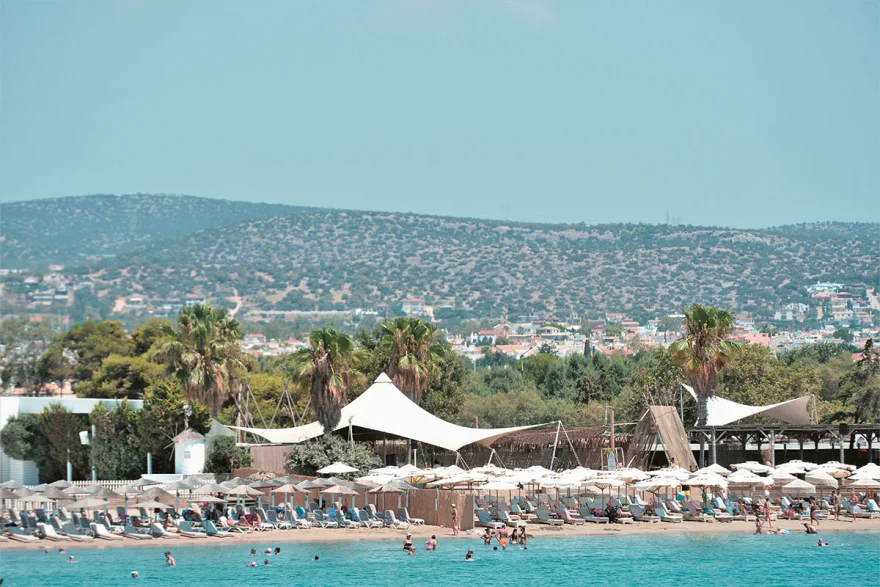 Κίνημα της πετσέτας: Τι συμβαίνει στις παραλίες της Αθηναϊκής Ριβιέρας