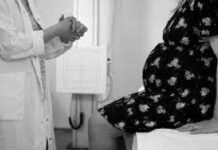 Βουλιαγμένη: Έγκυος καταγγέλλει για ξυλοδαρμό τον 48χρονο σύντροφο της – Πήρε αναβολή στο αυτόφωρο Βουλιαγμένη: Έγκυος καταγγέλλει για ξυλοδαρμό τον 48χρονο σύντροφο της – Πήρε αναβολή στο αυτόφωρο