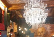 Πρωινός καφές …με Τσίλερ στην Αιόλου Πρωινός καφές ...με Τσίλερ στην Αιόλου