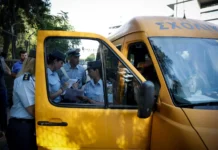 Πως έγινε η σύγκρουση σχολικού λεωφορείου με ΙΧ στη Γλυφάδα Πως έγινε η σύγκρουση σχολικού λεωφορείου με ΙΧ στη Γλυφάδα